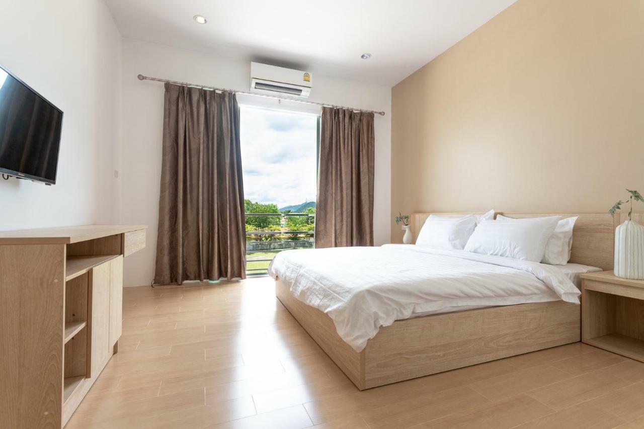 O2 Hotel Lop Buri Екстериор снимка