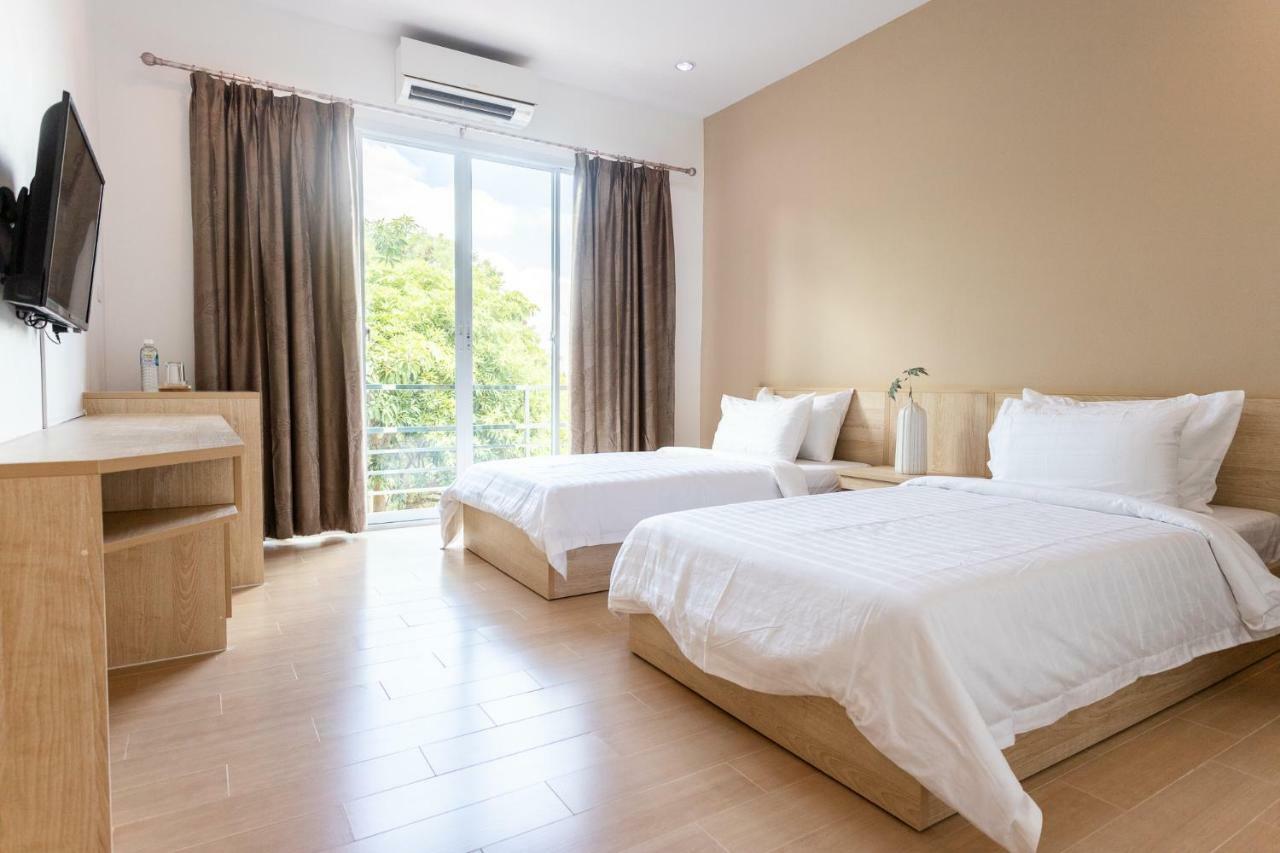 O2 Hotel Lop Buri Екстериор снимка