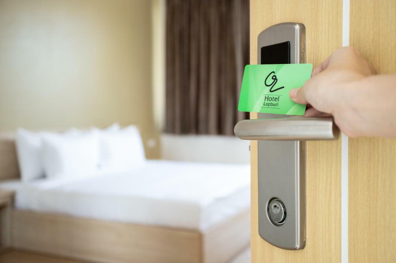 O2 Hotel Lop Buri Екстериор снимка