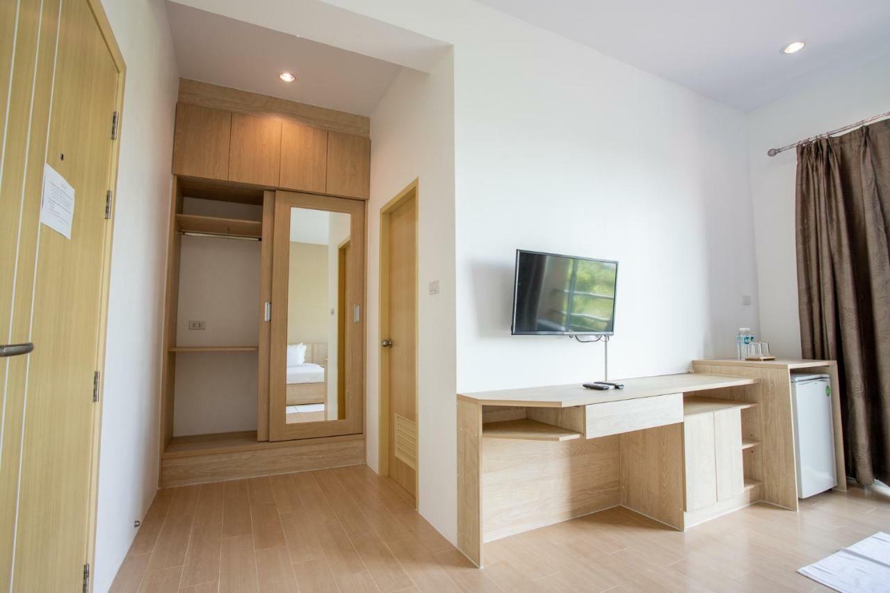 O2 Hotel Lop Buri Екстериор снимка
